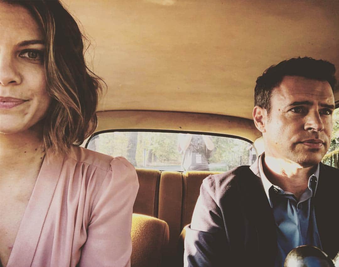 スコット・フォーリーのインスタグラム：「@laurencohan showing off her photo skills whilst shooting part of tonight’s episode. Fell in love with this classic Citroen that we were driving. #whiskeycavalier」