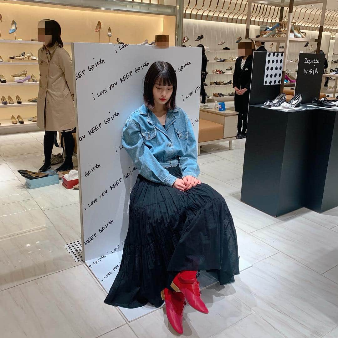 横田ひかるさんのインスタグラム写真 - (横田ひかるInstagram)「Repetto×Siaのポップアップストアへ🌹 お気に入りは真っ赤なシューズ❤︎ 柔らかくて履き心地がとても良かった〜  期間：3月20日-26日 場所：伊勢丹新宿店  #repettobysia」3月20日 17時58分 - _rncn950805