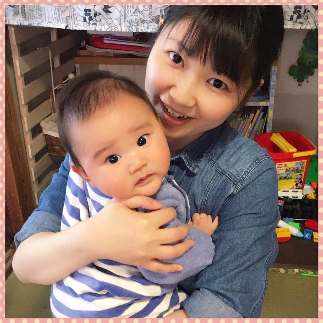 楠見藍子さんのインスタグラム写真 - (楠見藍子Instagram)「‪きょうは井ノ上奈々ちゃんと息子くんがおうちに遊びに来てくれましたー\( *´꒳`*)/‬ ‪いっしょに遊んだり可愛がってもらったりして、長男くんも次男くんも楽しそうでした✩*˚‬ ‪男の子3人戯れる姿が可愛すぎて癒された♡‬ ‪またあそんでねっ❁‬ #息子 #長男 #次男 #おともだち #3歳 #1歲 #0歳 #3ヶ月 #男の子ベビー #ママ #声優 #ぽわわわわん」3月20日 18時10分 - minnie_aiko