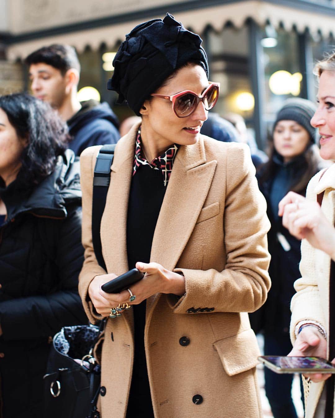 スコット・シューマンのインスタグラム：「Shopping in the Galleria, Milano (of course)」