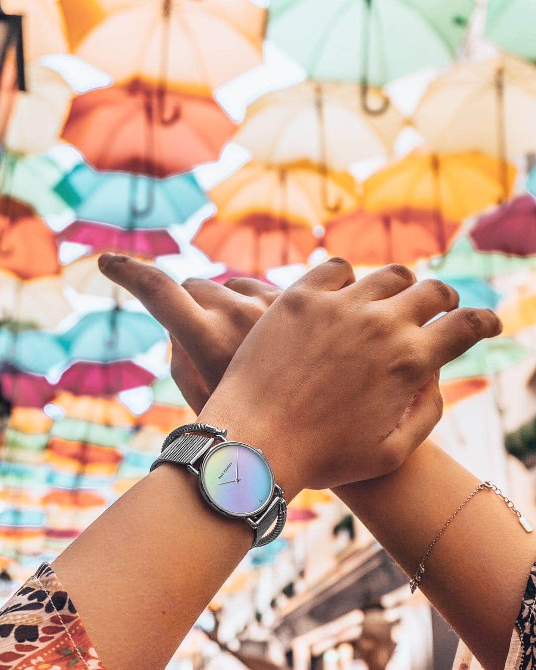 PAUL HEWITTさんのインスタグラム写真 - (PAUL HEWITTInstagram)「Happy mind, happy life. 🌈💖 (photo @morgylh) #getAnchored #paulheiwtt #missoceanline #rocuff __ #womenswatch #womensaccessories #womenstyle #colorful #holographic #silver #details #thehappynow #womenwatch #ootdwatch #womensjewelry #capturemoments #dailywatch」3月20日 18時07分 - paul_hewitt