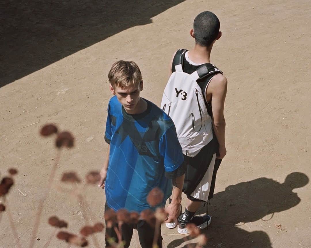 ワイスリーのインスタグラム：「Featuring Y-3 Long Tank Top and Y-3 Bungee Backpack. Y-3 Spring Summer 2019. 📷: @angelopennetta Styling: @haleywollens --- #adidas #Y3 #YohjiYamamoto Discover the collection at Y-3.com」