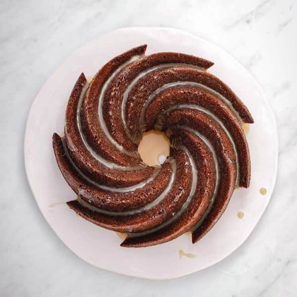 ナイジェラ・ローソンさんのインスタグラム写真 - (ナイジェラ・ローソンInstagram)「Midweek Treat: #RecipeOfTheDay is this magnificent Cider and 5-Spice Bundt Cake. I like mine with a slick of salted caramel sauce (and there’s a link to that recipe in the intro to this) Photograph by @nordljus  And to get the recipe, proceed as follows: tap on my name, which will take you to a page that has a link on it that says www.nigella.com/instagram. When you click on this link, it will take you to a page of photographs: click on the photograph of the recipe in question!」3月20日 18時39分 - nigellalawson