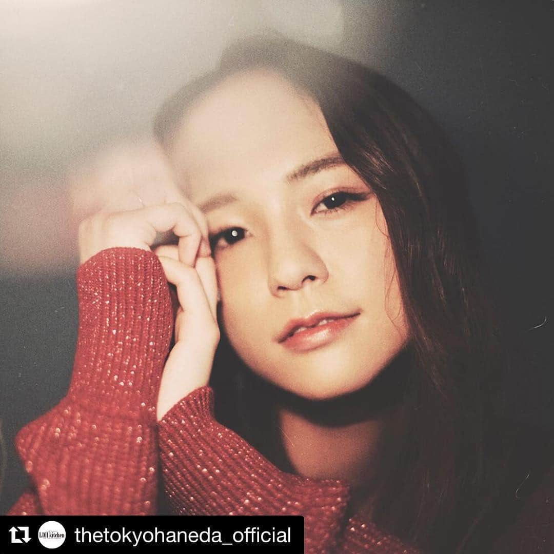 LDH kitchenさんのインスタグラム写真 - (LDH kitchenInstagram)「. @thetokyohaneda_official ・・・ 【Leola】3/21(木・祝)「LDH kitchen THE TOKYO HANEDA」への出演決定!! . 前回の公演が好評につき、 3/21(木・祝)LDH kitchen THE TOKYO HANEDAにてLeolaの出演が決定しました!! . 春分の日にLeolaと、春の訪れを感じませんか？ . 【日時】 3/21(木・祝) 19:00〜 20:00〜 21:00〜 . 【場所】 LDH kitchen THE TOKYO HANEDA https://www.ldhkitchen-thetokyohaneda.jp/ . 【出演】 Leola 藤本藍（key） . 【テーブルチャージ】 A席 1,000円 B席 500円 ※19:00以降のお会計はテーブルチャージを頂戴致します。 ※混雑時のお席は2時間制にさせて頂きます。 ※出演者・時間は急遽変更になる場合がございます。予めご了承ください。 . #Leola #LDHkitchen #LDHkitchenTHETOKYOHANEDA #LiveandRestaurant #羽田空港 . @leola_official」3月20日 18時40分 - ldhkitchen_official