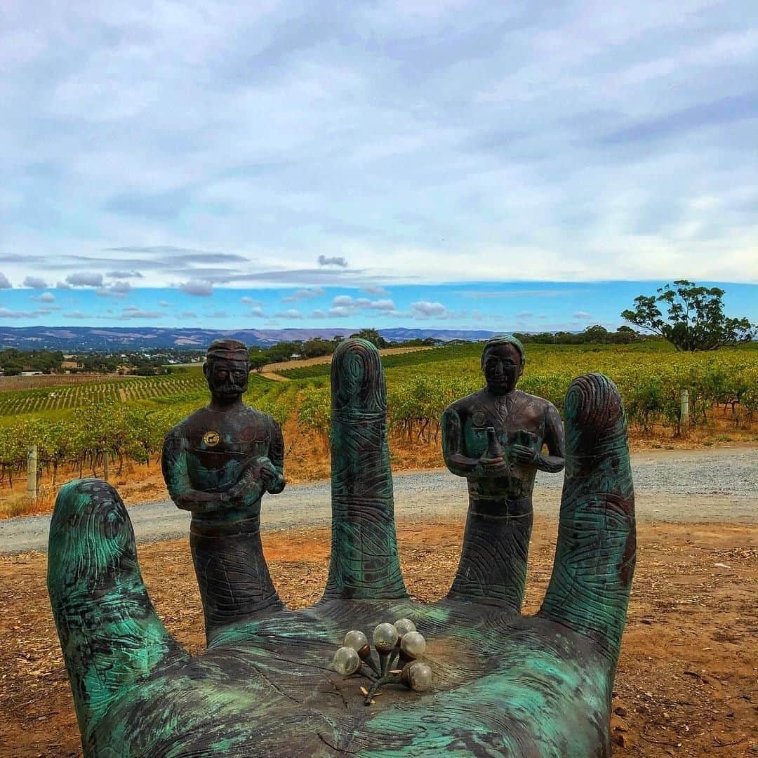 Lonely Planetさんのインスタグラム写真 - (Lonely PlanetInstagram)「#LonelyPlanet writer @mcauliffeemily has recently been exploring south Australia's  wild landscapes and wine country. Here, the striking hand sculptures outside McLaren Vale's d'Arenberg vineyard lurch from the ground, depicting members of the d'Arenberg family as some of the fingers. 🍷」3月20日 18時45分 - lonelyplanet