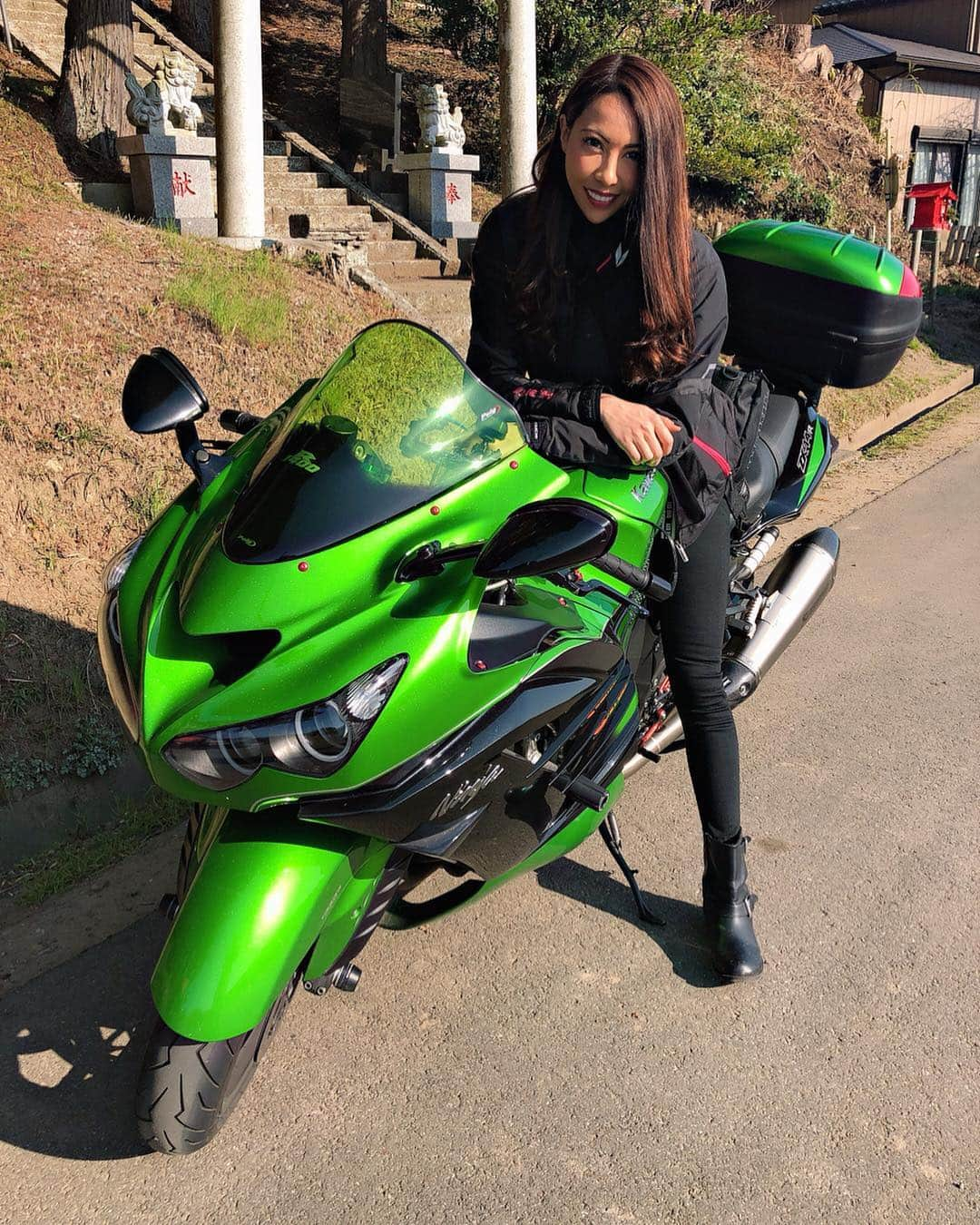 CAMIRAさんのインスタグラム写真 - (CAMIRAInstagram)「粟又の滝&ドイツ村行ってきました🏍 #zx14r かっこいいー！！ 天気も最高でした👏🔥 #lalumiere#トライアンフ#オートバイ#バイク女子#バイク#イギリス#バイクのある風景#バイクのある生活 #ストリートトリプル#千葉#山#ツーリング#粟又の滝#ドイツ村#bike#bikegirl#motocycle#bikelife#streettriple」3月20日 19時00分 - camila.528