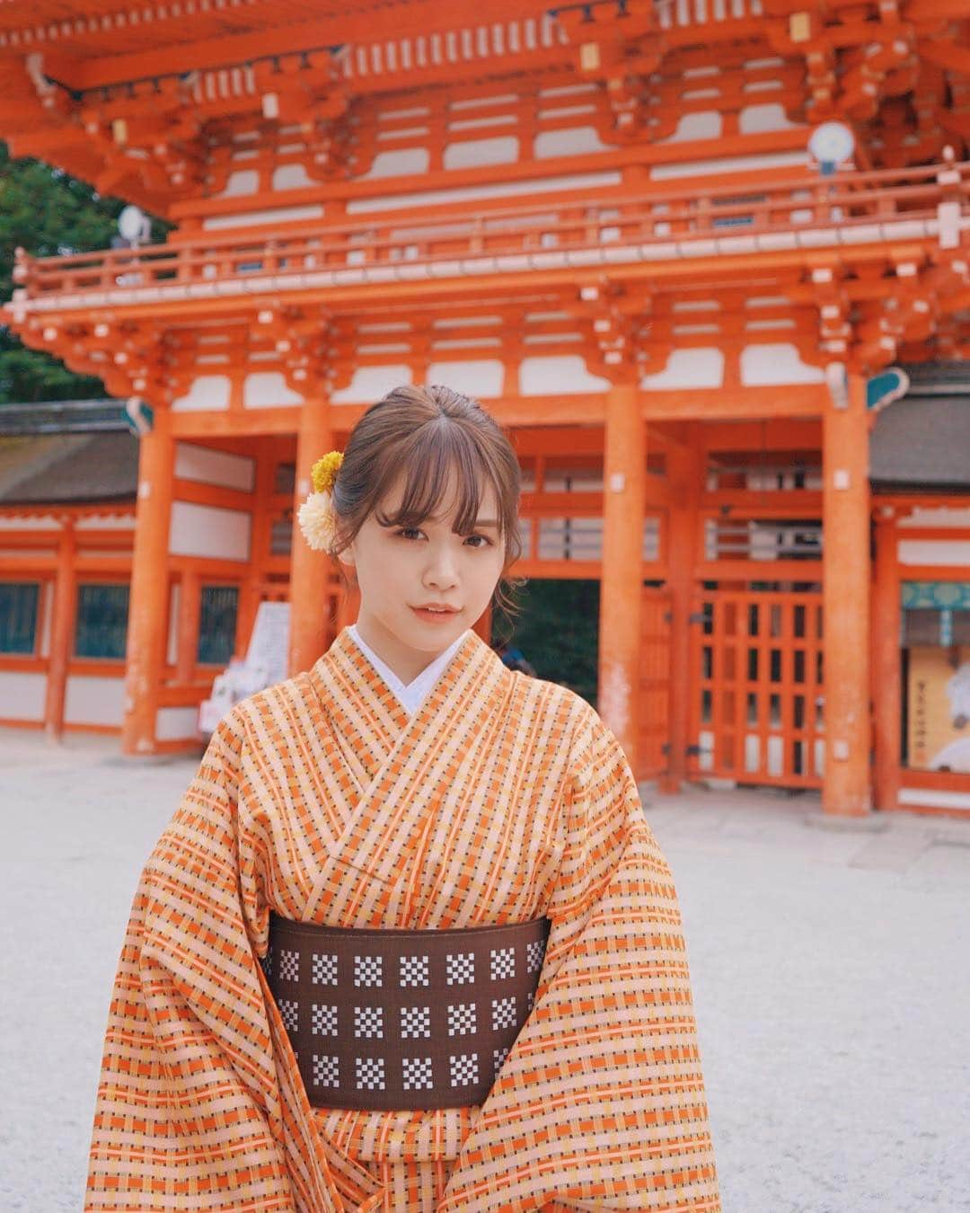 菅本裕子さんのインスタグラム写真 - (菅本裕子Instagram)「#TaVision で #京都旅 してきました〜！﻿ ﻿ 行きたかった #下鴨神社 行けて嬉しかった〜♡﻿ #レースのお守り をインスタで見つけてから、ずっと行きたかったんだよね、、！﻿ ﻿ 透け感のあるお守りって初めて！﻿ 銀の糸も使われていて、キラキラして見えるよ〜、、！﻿ ﻿ 縁結びや美麗祈願もある神社だから、行かなければという思いにかられました、、！笑😂😂👊👊﻿ ﻿ 旅の様子は全部 @TaVision.tv にUPしてるから、見てみてね〜！﻿ ﻿ #ゆうこす #菅本裕子 #TaVision #京都旅 #女子旅 #旅行好きな人と繋がりたい #京都観光」3月20日 19時07分 - yukos0520