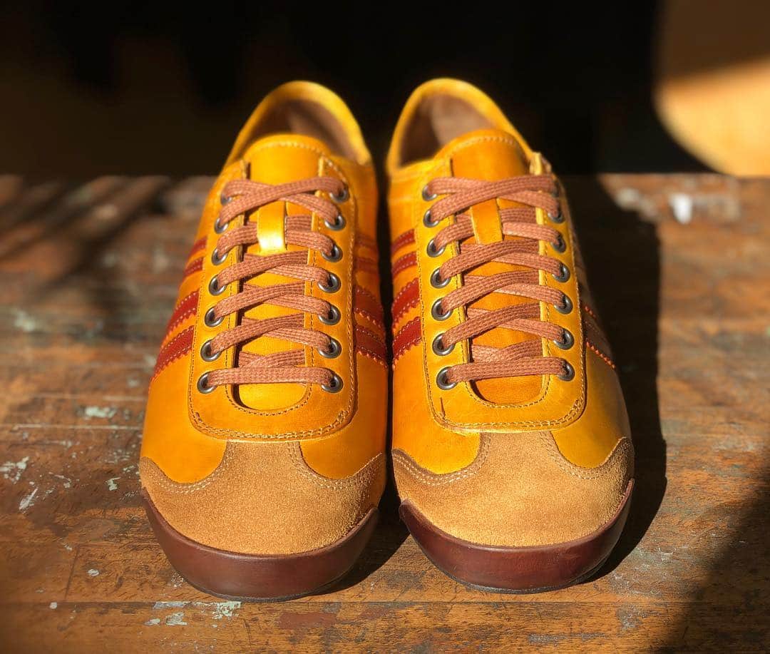 のインスタグラム：「The NEW Carl Hässner #WM66 ist hier !!! In our Shops in Berlin and on line 👟 #zehaberlin #sneakers #carlhässner #oldgermanbrand #vintage #heritage #madeineurope #handmade #fair #leather #berlintrend #carlhässner #vintageclothing #vintagesportswear #berlinstyle #streetstyle #football #vintagefootball #calcio #gelb #giallo #yellow #horseleather #60s  #fotoshooting #quality #shoes #sneakerslovers #picoftheday」