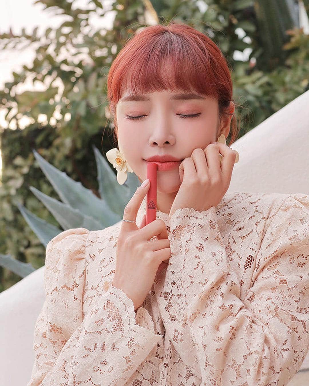 3CE Official Instagramさんのインスタグラム写真 - (3CE Official InstagramInstagram)「수채화처럼 물드는 리빙 코랄! 3CE SLIM VELVET LIP COLOR #COTTON UP ❤️ . . 오늘(3/20)단 하루,무료배송 이벤트🚚 TODAY FREE SHIPPING TO EVERY COUNTRY  2019.03.20(WED) (*Korea Standard Time) - #3ce #3cemoodforblossom」3月20日 19時20分 - 3ce_official