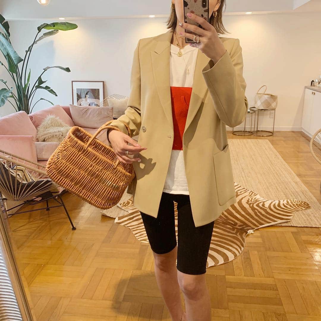 のインスタグラム：「21℃🌞うふん🌸 #coodinate#searoomlynn#acnestudios」