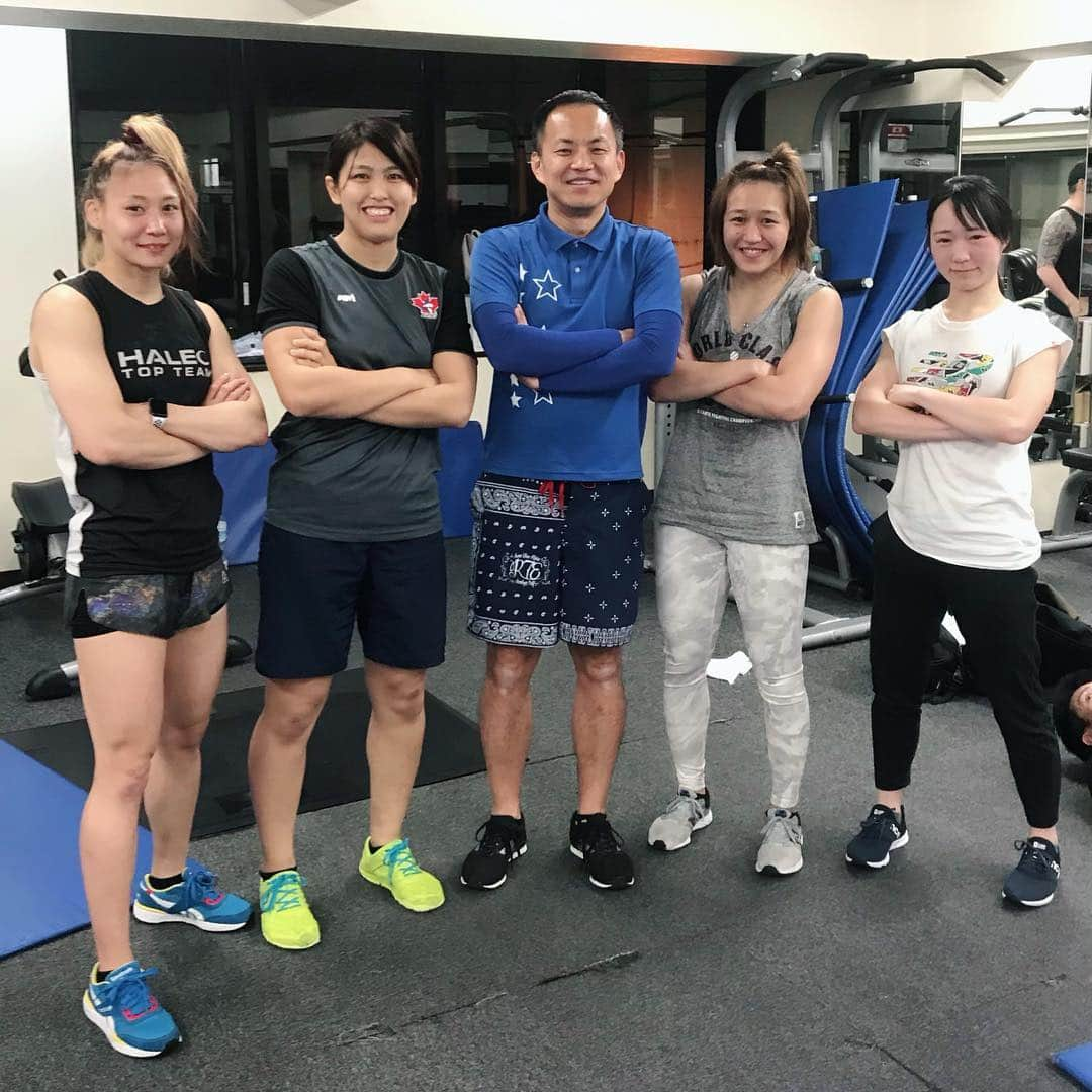 朱里さんのインスタグラム写真 - (朱里Instagram)「女子軍団写真っ٩( 'ω' )و✨  #筋トレ #筋トレ女子 #workout #training #fitness #fit  #body  #diet #muscle #musclegirl #gym #athlete #fitnessmotivation #sport #fitgirl #mma #fighter #physical #ufc #柔道 #居合道 #judo #美ボディ #ダイエット #土居トレ」3月20日 19時49分 - syuri_official