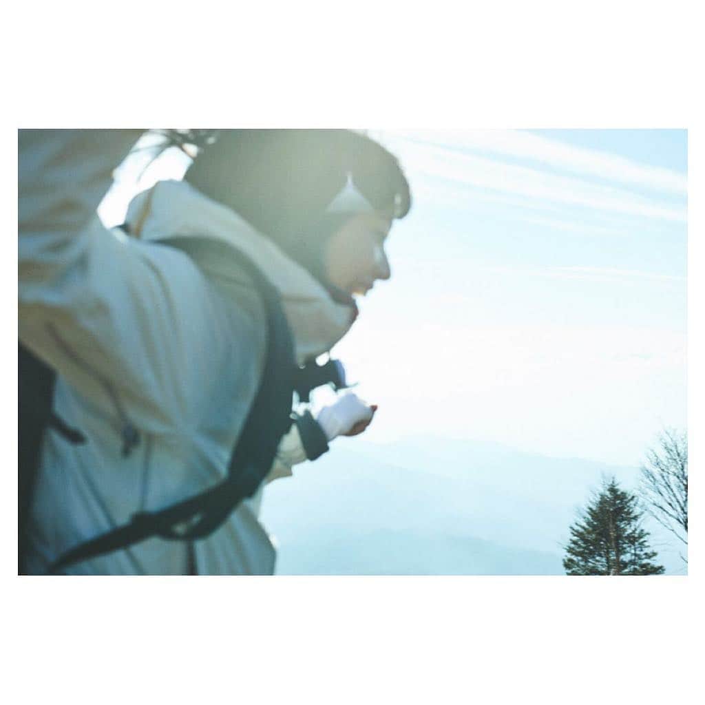 小松菜奈さんのインスタグラム写真 - (小松菜奈Instagram)「小松 × 山⛰ #第3弾山登り編 #ガールフイナム」3月20日 19時58分 - konichan7