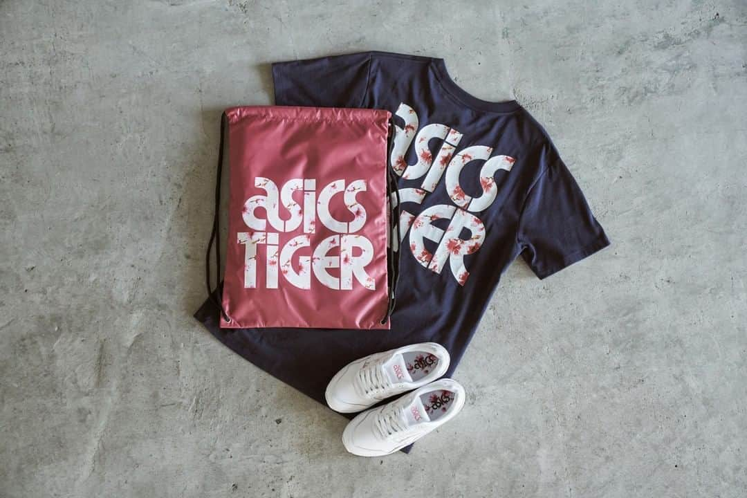 ASICS Tiger JAPANさんのインスタグラム写真 - (ASICS Tiger JAPANInstagram)「. JAPANESE SAKURA PACK GELSAGA - WHITE x WHITE Cherry Blossom SS Tee Cherry Blossom Gym Bag  IN STORES NOW  春を象徴する国花 "桜" をモチーフにしたモデル。 桜のグラフィックがディテールにあしらわれ、フェミニンで美しい春を彷彿させる。  #GELSAGA #CHERRYBLOSSOM #SAKURA #ASICSTIGER #アシックスタイガー #new . #kicks #sneakers #kicksonfire #kotd #todayskicks #kickstagram #シューズ #ファッション #今日の足元 #春 #桜 #さくら #フェミニン #春コーデ #feminine #spring #JAPAN #Japanese」3月20日 20時00分 - asics_sportstyle_jp