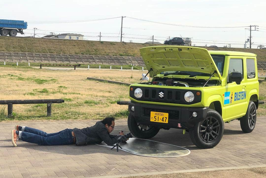 岩田亜矢那さんのインスタグラム写真 - (岩田亜矢那Instagram)「いつもジムロックで大変お世話になっている、石上さんが上月自動車さんへ 雑誌取材にお越し頂きました(´∀｀*) スーパーカメラマン石上さん^_^ 真剣にお仕事をしている途中に パチリと撮影してもらった*\(^o^)/* うれしぃー♡  ゆっくりお話しできて勉強させてもらいました！！！ LaLasweetgt86ちゃんは、 上月自動車さんに展示させてもらっております\(//∇//)\ 皆さま会いに行ってあげてくださいませ♪」3月20日 20時07分 - ayana1113