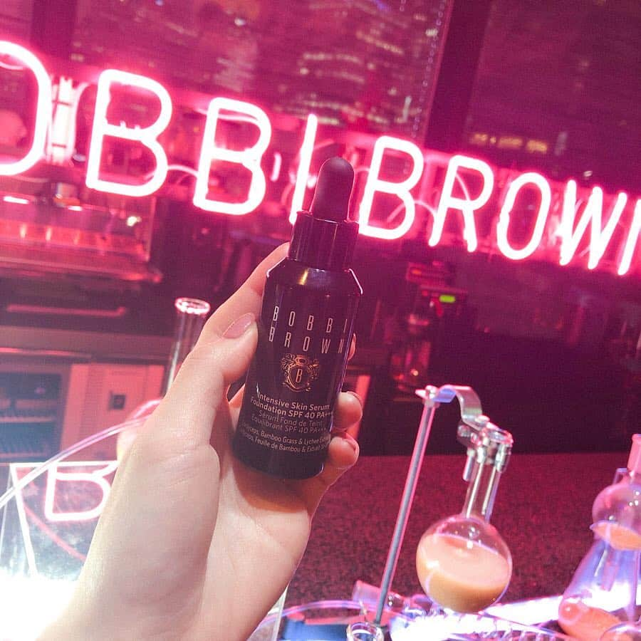 金澤絵美利さんのインスタグラム写真 - (金澤絵美利Instagram)「・２０１９／０３／２０-☀️・ . . 先日はBOBBI BROWN インテンシブ スキン セラム ファンデーション 4周年記念パーティーへ行って来ました😌💖 . 美容液たっぷり入ってるファンデは お肌に優しく、薄付きでとっても使いやすかった！ . . #PR @bobbibrownjapan  #foundation#skincare #makeup#cosmetics  #美容液#美容液ファンデ #ファンデーション#新作コスメ #ボビイブラウン#ボビーブラウン #レビュー#コスメ#オススメコスメ #スキンケア#美容#コスメマニア #コスメ好きさんと繋がりたい」3月20日 20時10分 - emiristyle