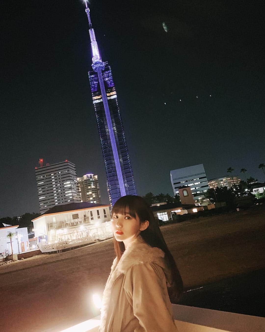 田中美久さんのインスタグラム写真 - (田中美久Instagram)「🗼 #福岡タワー #夜綺麗 #キラキラ #💙 #🗼 あ、全然関係ないんですが韓国のドラマハローゴースト🇰🇷見ました。凄く泣いて大号泣でいい話で素敵でもう夜中に1人で沢山泣きました。胸がぎゅーとなりました。韓国ドラマ今までの中で一番泣けました。。面白かった。最近は韓国のファンの方が現場にも来てくださったりしますので私のおすすめ韓国ドラマを伝えました☺️皆さんも見てください😭 #映画 #おススメ #ハローゴースト #韓国ドラマ #韓国」3月20日 20時14分 - mikumonmon_48