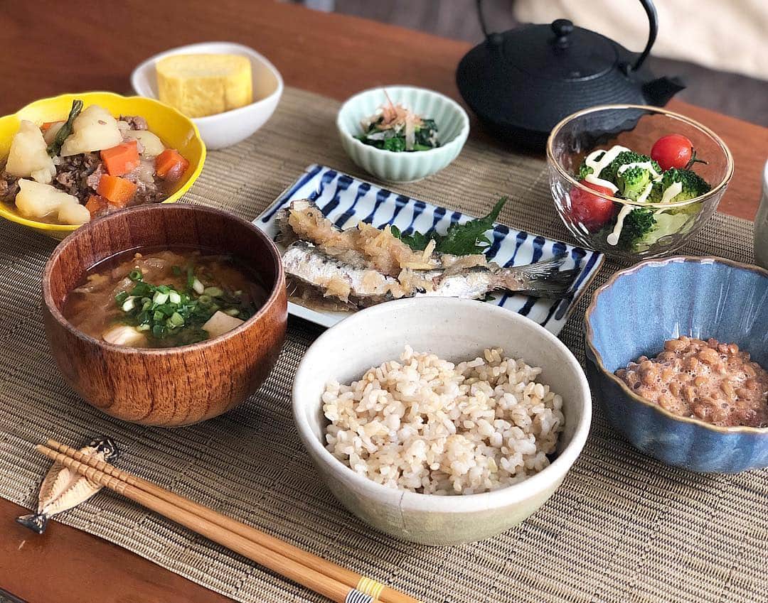 Kana Kobayashiさんのインスタグラム写真 - (Kana KobayashiInstagram)「外食も良いけど、お家でご飯作ってゆっくり食べるのが好き🍚 #鯵のみぞれ煮 #肉じゃが #あたし飯 #お家ごはん #和食 #納豆好き #魚 #もち麦ごはん」3月20日 20時15分 - anela_kana