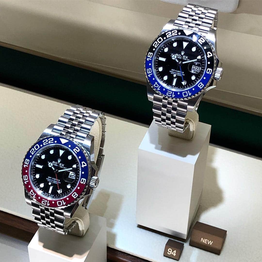 Daily Watchさんのインスタグラム写真 - (Daily WatchInstagram)「NEW 2019 Rolex GMT-Master II Batman with Jubilee bracelet and new movement (Calibre 3285) 🔵⚫️」3月20日 20時23分 - dailywatch