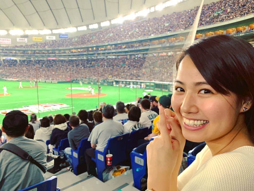 新谷あやかさんのインスタグラム写真 - (新谷あやかInstagram)「野球最高！！！！⚾️✨ イチローさん、最高！！！ ・  こんなに沸いている東京ドーム観たことない！！！ ・  I'm very excited!!!!!!!!!! Baseball is the treasure for me!! I really like "Ichiro". ･  #新谷あやか #しんやあやか #shinyaayaka  #actress  #女優  #タレント  #英語 #english  #englishlesson #英語の勉強  #英語が好き  #nz  #nz🇳🇿 #newzealand #baseball  #baseballgirl  #野球好き  #野球観戦  #野球女子  #マリナーズ  #アスレチックス  #mariners  #athletics」3月20日 20時28分 - shinya.ayaka