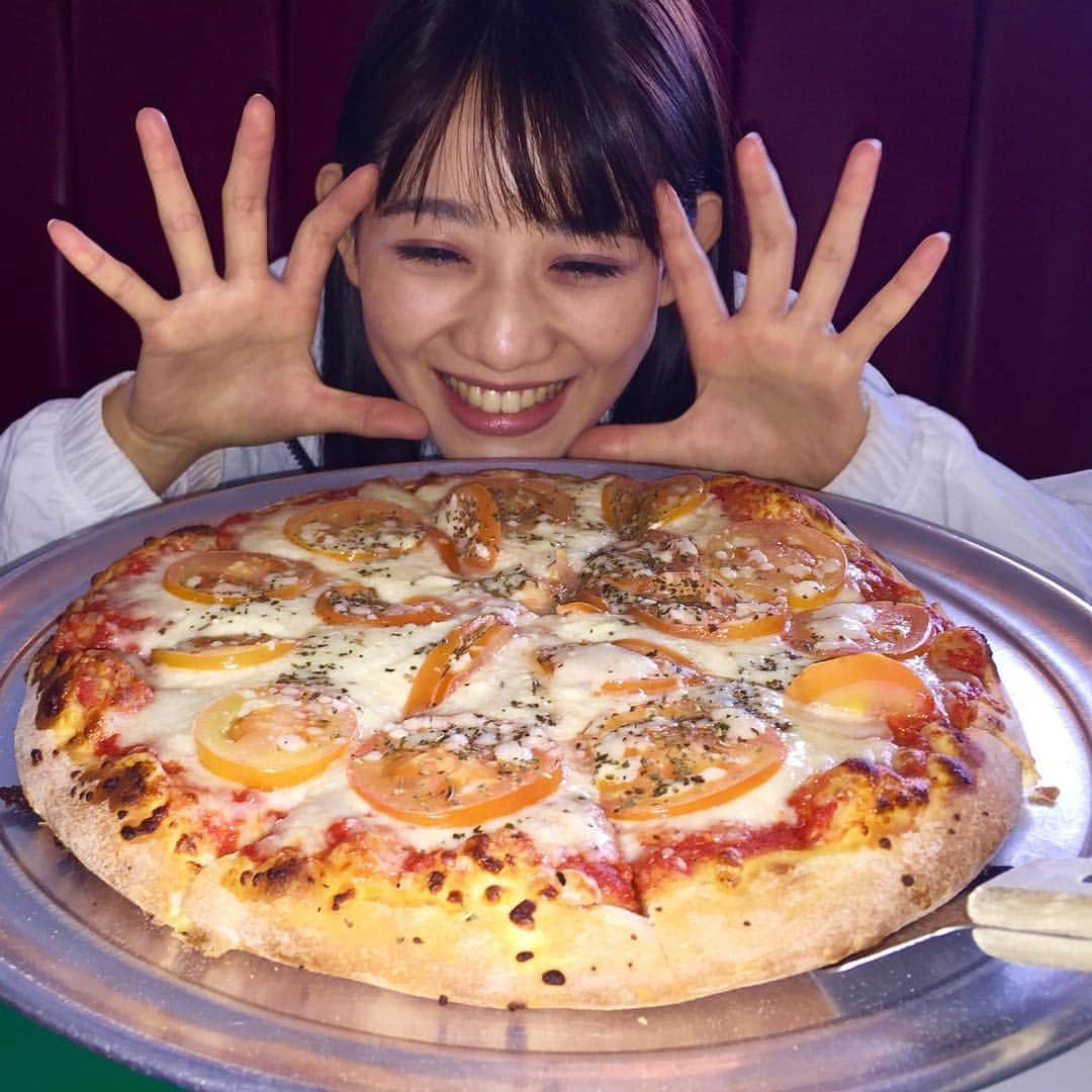 咲良菜緒さんのインスタグラム写真 - (咲良菜緒Instagram)「#ここはどこでしょう  食べ物美味しかったぁ🥰 日本に帰ってきて最初に食べたのは三色団子🍡」3月20日 21時04分 - nao_sakura_official