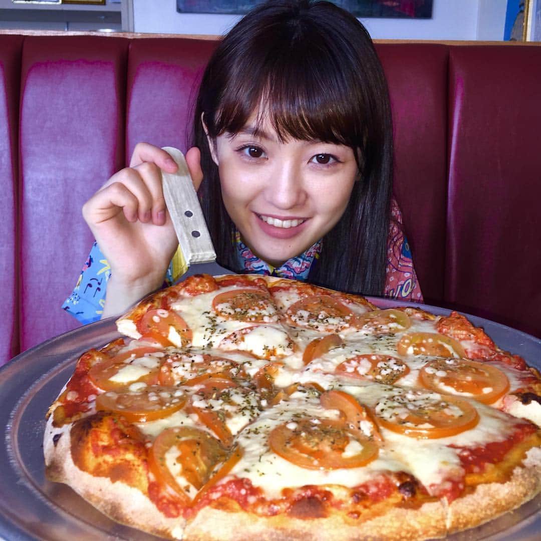 咲良菜緒さんのインスタグラム写真 - (咲良菜緒Instagram)「#ここはどこでしょう  食べ物美味しかったぁ🥰 日本に帰ってきて最初に食べたのは三色団子🍡」3月20日 21時04分 - nao_sakura_official