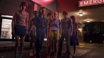 E! Onlineさんのインスタグラム写真 - (E! OnlineInstagram)「One summer can change everything. Don’t believe us?  Dive into the summer of ‘85 in Hawkins at the link in our bio with the brand new #StrangerThings 3 trailer.」3月20日 21時13分 - enews