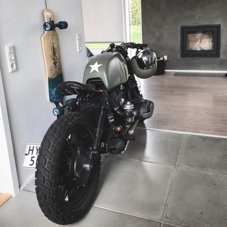 epidemic_motorsさんのインスタグラム写真 - (epidemic_motorsInstagram)「Home sweet home 🤙🏻 #r100 by @relicmotorcycles #relicmotorcycles #mancave #caferacer #homedeco #caferacersofinstagram #bmwmotorrad #denmark #epidemicmotors #epdemic_motors」3月20日 21時14分 - epidemic_motors