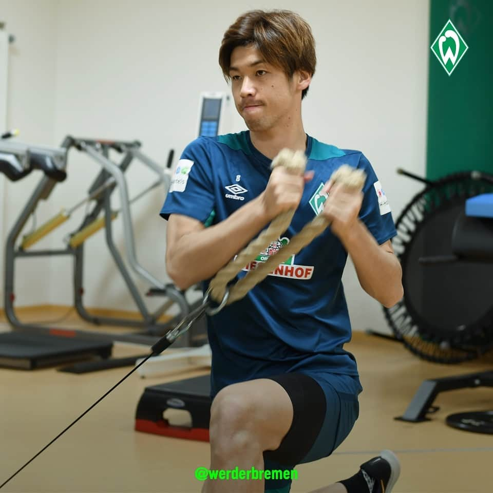 ヴェルダー・ブレーメンさんのインスタグラム写真 - (ヴェルダー・ブレーメンInstagram)「In die neue Trainingswoche mit  @yuya_osako🏋️ _______ #werder #bremen #svw #Osako #Bundesliga #Kraftraum #work #workout」3月20日 21時24分 - werderbremen