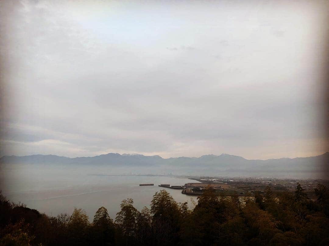 平山ユージさんのインスタグラム写真 - (平山ユージInstagram)「Coming to Saijo,Ehime. Beautiful land scape.  愛媛県西条市に来ています。 海と山を眺めていると心地よいです✨✨ #ehime #西条市 #瀬戸内海 #今日も穏やか」3月20日 21時25分 - yuji_hirayama_stonerider