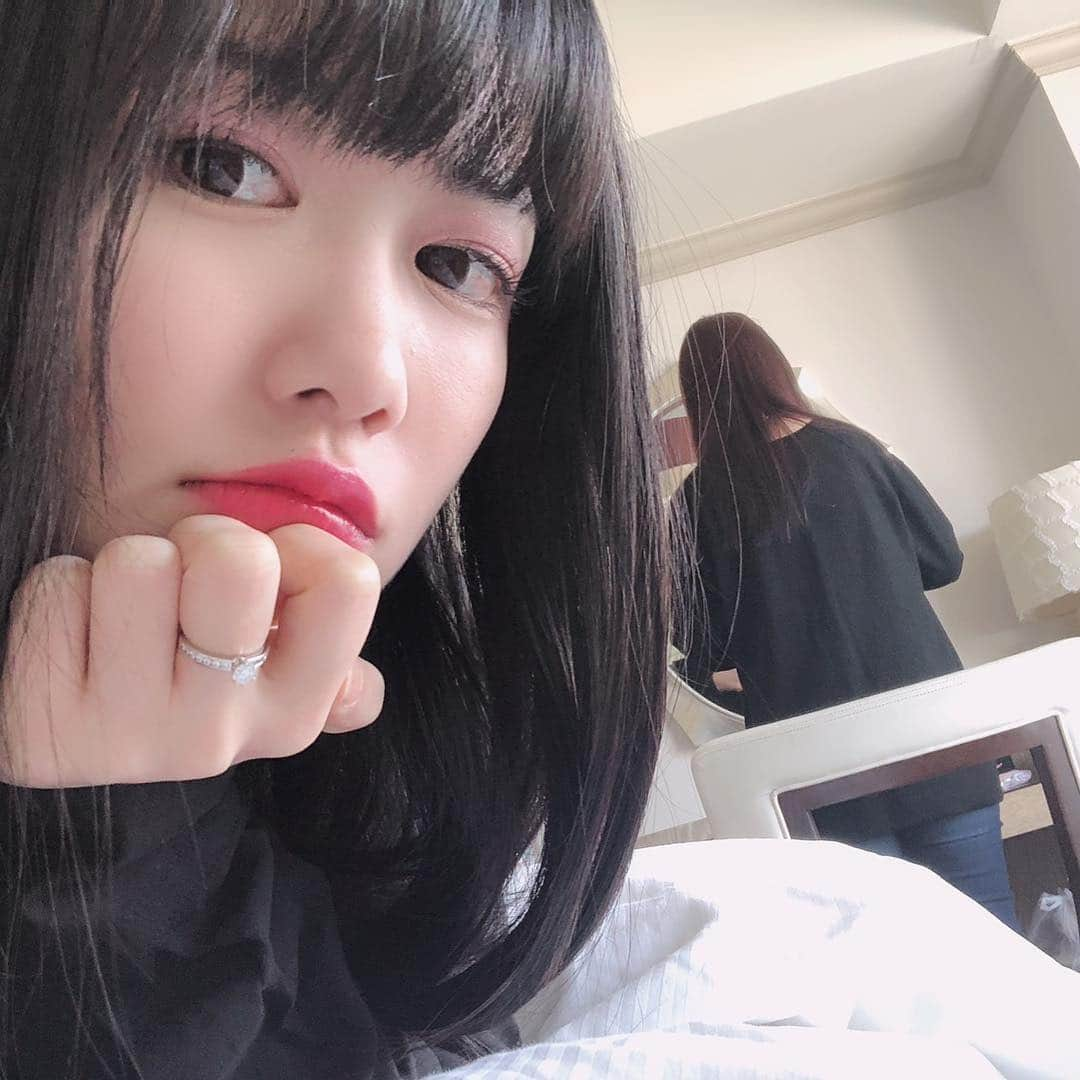 高城れにさんのインスタグラム写真 - (高城れにInstagram)「こないだの休日ママと女子会パーティーしました♡ 朝の4時まで語ってた！w 泡風呂つくって一緒に入って超楽しかったー😆💜 次の日は朝ごはんを食べずーっと行きたかった「LADUREE cafe」に行きました！ 可愛くて美味しくてワクワクが沢山詰まってたよ！ まさに映え♡ ＃女子会 #laduree #cafe #銀座」3月20日 21時35分 - takagireni_official