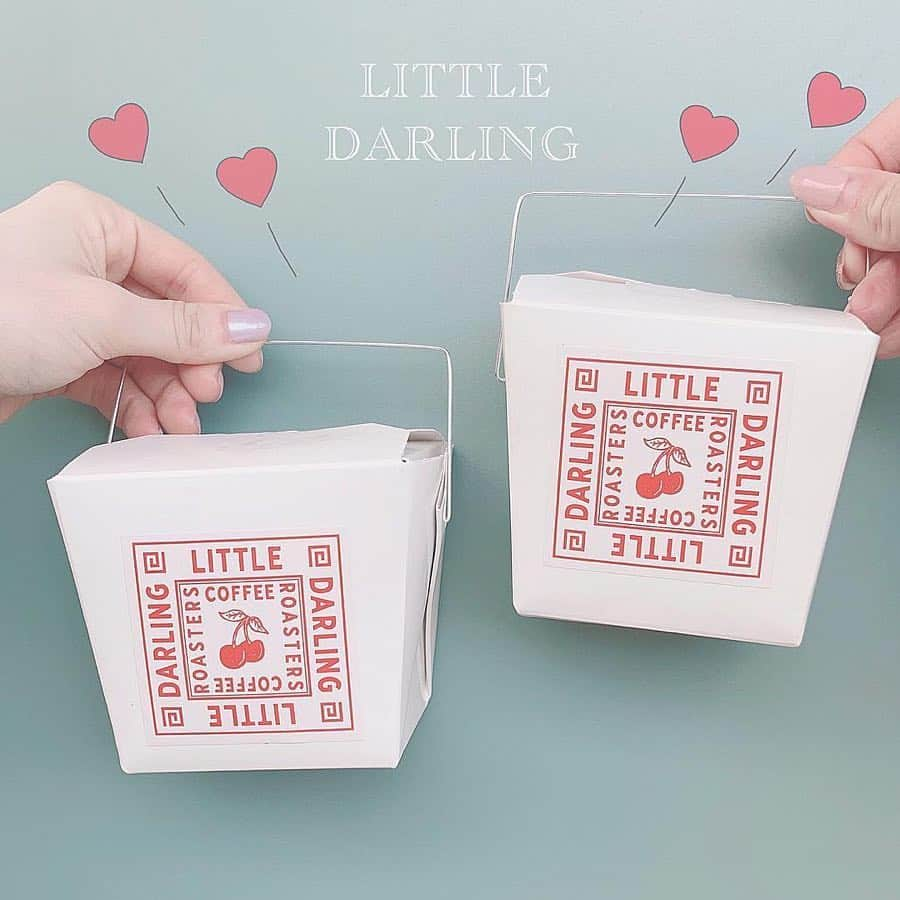 Nom de plumeさんのインスタグラム写真 - (Nom de plumeInstagram)「﻿ 🍒little darling coffee roasters💕﻿ ﻿ 最近よく見るチェリーの箱🍒﻿ ﻿ 南青山にある、﻿ little darling coffee roasters﻿ がおしゃれで人気🐱🌼﻿ ﻿ 広い芝生があったり、﻿ お花が売っていたり、﻿ 海外みたいな空間🌈﻿ ﻿ ﻿ 🎀photo by 🎀﻿ ﻿・@hikonyan0909 ・@mikucky ・@rainbowhoney1218 ﻿ ﻿ ◇◇◇◇◇◇◇◇◇◇◇◇◇◇◇◇◇◇◇◇◇◇◇◇◇◇◇◇◇﻿ ﻿ #nomdeplume #littledarlingcoffeeroasters #coffee #リトルダーリンコーヒーロースターズ #ピクニック #青山カフェ #表参道カフェ﻿」3月20日 21時52分 - nomde_official