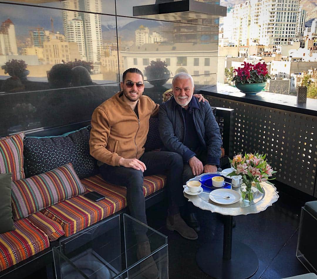 アリレザ・ハギギのインスタグラム：「With MR. Masoud #dad 👨‍👦🌈🏙👑💞🥇」