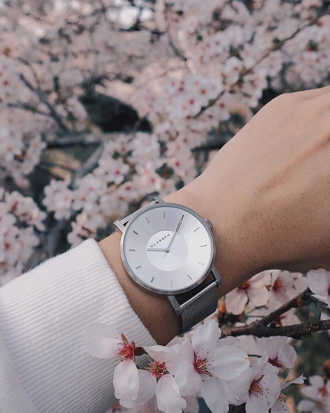 KLASSE14さんのインスタグラム写真 - (KLASSE14Instagram)「Springtime is here!  Decorate your favorite outfits with Volare Silver  #OrdinarilyUnique #Klasse14 #volare . . . . . #ootd #fashion #accessories #beunique #volare #giftideas #urbanstyle #lifestyle #fashiongram #fashionlover #instafashion #whatiwore #lifeisgood #streetfashion #picoftheday #instyle #wardrobe #standout #style #moments #newcollection #newrelease #instastyle #stylegram#lookbook #spring」3月20日 22時00分 - klasse14