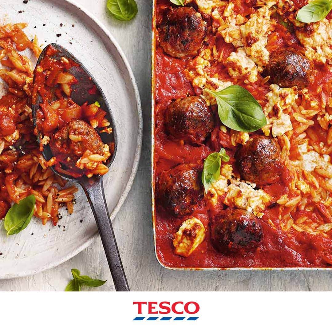 Tesco Food Officialさんのインスタグラム写真 - (Tesco Food OfficialInstagram)「Congratulations! You’ve officially made it halfway to the weekend. And if you feel like celebrating, we’ve got just the dish to do it - cheesy meatball traybake. Part-casserole, part-pasta, total party.⁣ ⁣ Ingredients⁣ 1 tbsp olive oil⁣ 1 onion, finely chopped⁣ 1 garlic clove, finely chopped⁣ 336g pack 12 beef meatballs⁣ 500ml tomato passata⁣ 1 tbsp tomato purée⁣ 1 bay leaf⁣ 1 tsp sugar⁣ 200g orzo⁣ 75g reduced-fat salad cheese, crumbled⁣ 15g fresh basil leaves (optional)⁣ ⁣ Method⁣ 1. Preheat the oven to gas 5, 190 ̊C, fan 170 ̊C. Heat the oil in a large saucepan over a medium heat. Add the onion and garlic and cook for 5-7 mins until starting to soften. Add the meatballs and cook for 8-10 mins more, turning occasionally, until browned. Pour in the passata and 200ml water, then stir in the tomato purée, bay leaf and sugar. Season and bring to a simmer. Transfer to a roasting tin and bake for 10 mins.⁣ 2. Rinse the orzo under cold water. Drain well, then stir into the meatball mixture. Bake for 20 minutes, then scatter over the cheese and bake for a further 10-12 mins or until cooked. If you like, you can pop it under the grill for the final 2-3 mins to brown the cheese. Scatter over the basil to serve, if using.」3月20日 22時02分 - tescofood