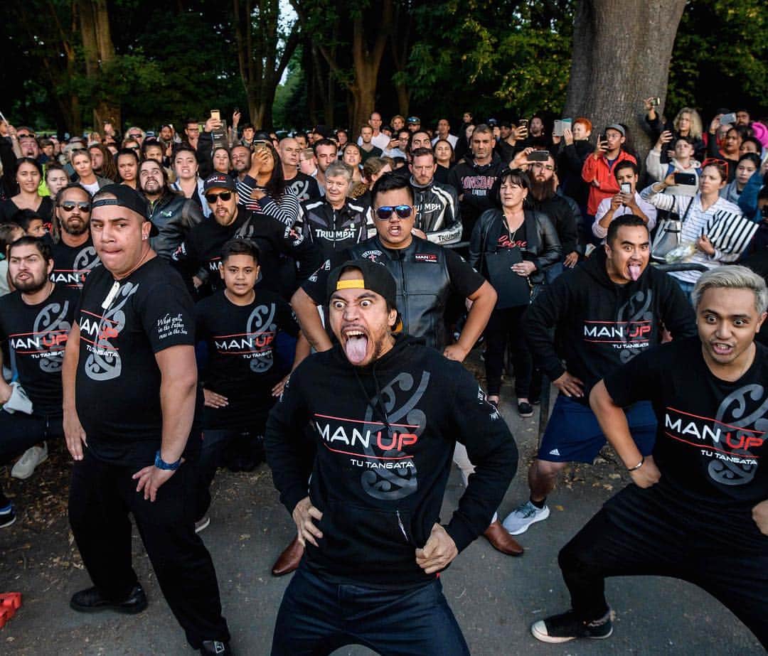 NBC Newsさんのインスタグラム写真 - (NBC NewsInstagram)「Members of different #NewZealand #biker gangs perform the #haka as a tribute to victims of the mosque shooting in #Christchurch. Click the link in our bio to see more. . 📷 Anthony Wallace / @afpphoto」3月20日 22時04分 - nbcnews