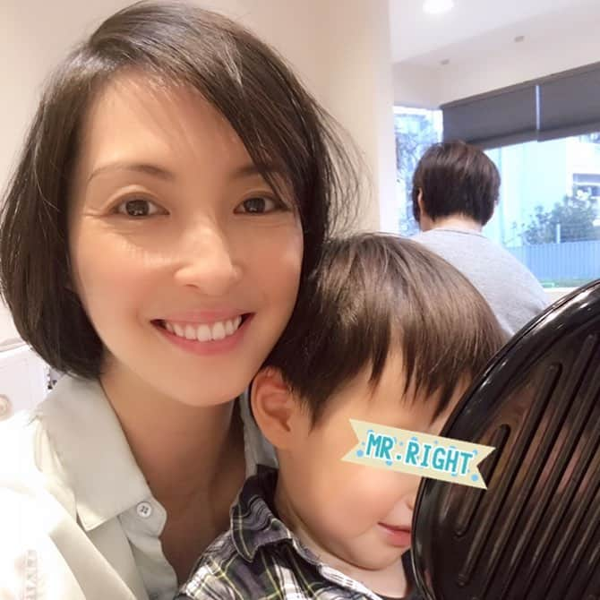 蒲生麻由さんのインスタグラム写真 - (蒲生麻由Instagram)「今日は親子で美容院へ💈 2人共さっぱりー🌸  #haircut #美容院へ #ボブヘア #mamalife #次はショートカットかな #息子も男前になったw #親バカ部」3月20日 22時07分 - mayugamo_lamana