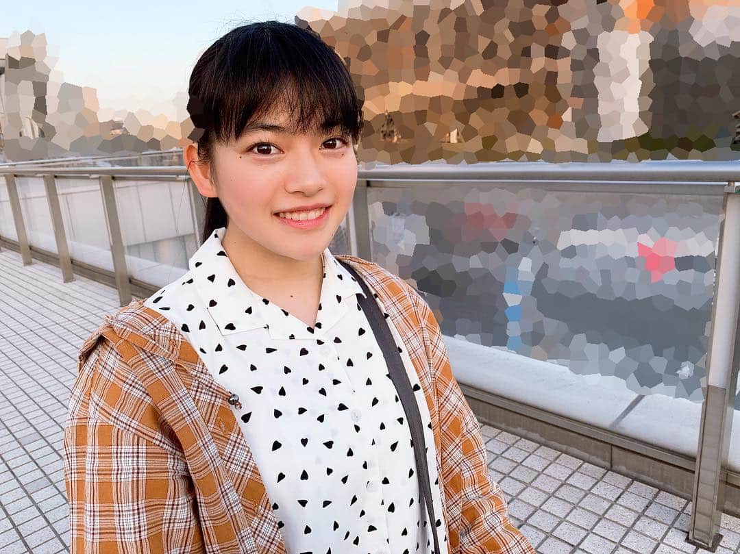 高岡薫のインスタグラム：「かれんちゃんが撮ってくれた☺️✨ #高岡薫 #吉田華恋」