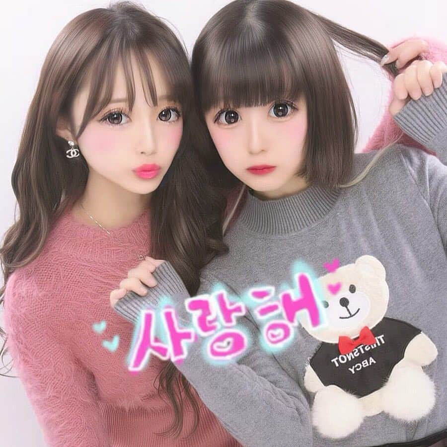 あやちゃんさんのインスタグラム写真 - (あやちゃんInstagram)「りさちゃんとの初プリ💗 楽しかったね😍💞💞 pinkyのかわいいメンバーです🍒 新歓来たい子pinkyのアカウントまでdmくださいな💋 #ぷりんと倶楽部 #ぷりくらぽーず #プリクラ #プリ #プリクラポーズ #プリクラ落書き #女子大生サークルpinky #サークル新歓 #新歓 #女子大生サークル #pinky」3月20日 22時12分 - aya.you.love.r