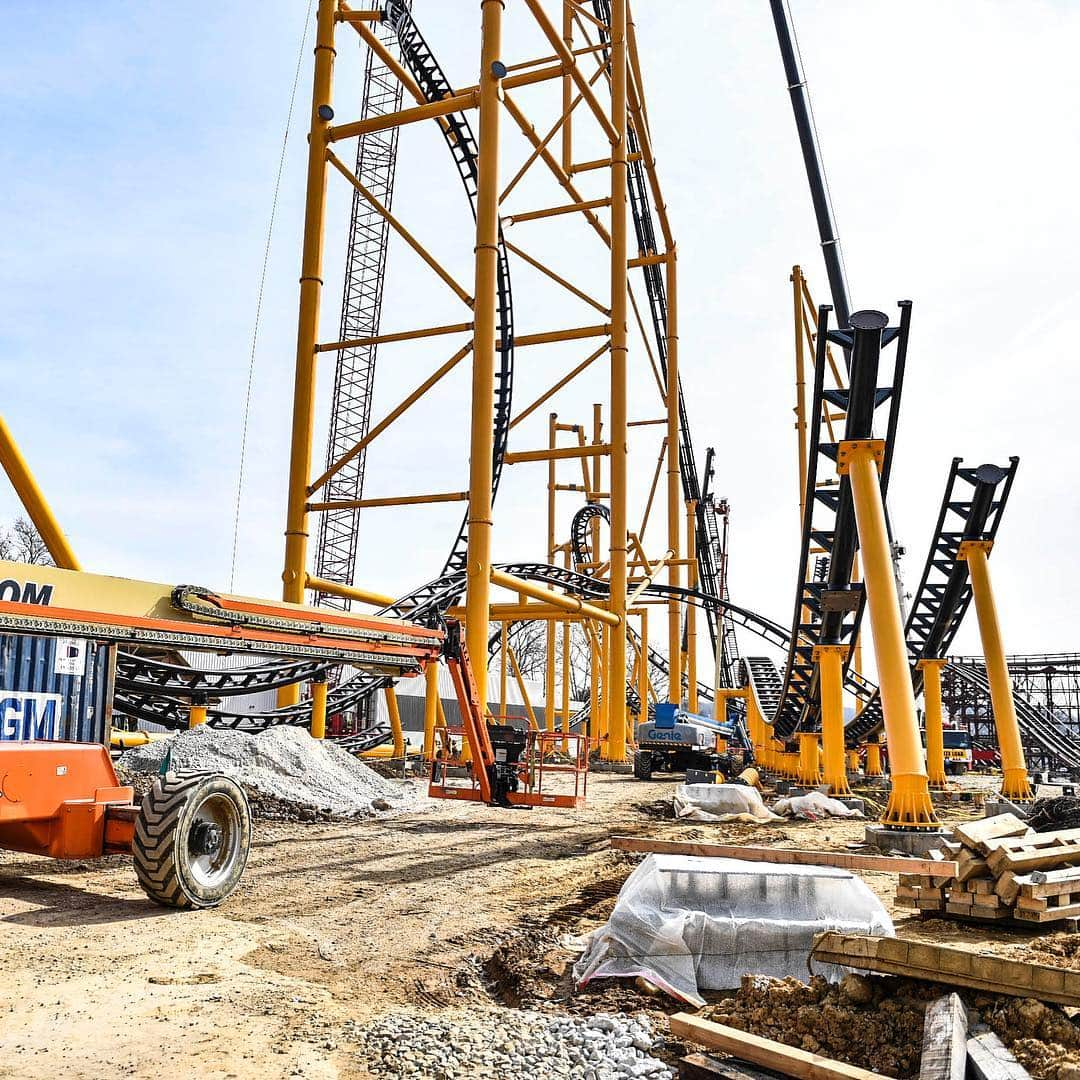 ピッツバーグ・スティーラーズさんのインスタグラム写真 - (ピッツバーグ・スティーラーズInstagram)「Pennsylvania’s tallest roller coaster is taking shape. 😍 #SteelCurtain」3月21日 7時54分 - steelers