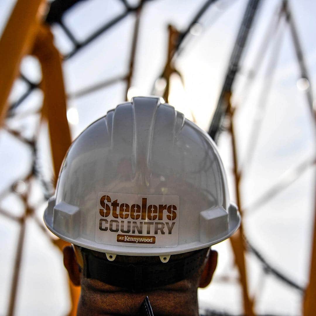 ピッツバーグ・スティーラーズさんのインスタグラム写真 - (ピッツバーグ・スティーラーズInstagram)「Pennsylvania’s tallest roller coaster is taking shape. 😍 #SteelCurtain」3月21日 7時54分 - steelers