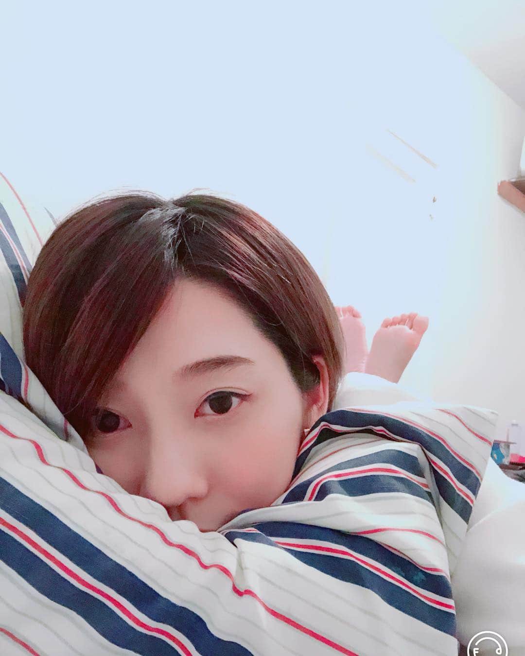 のインスタグラム：「寝落ち5秒前。 私ちょびヒゲあるみたいに見えるww #selfie #nylife #新生活」
