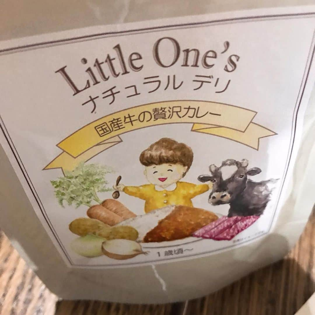 潮田玲子さんのインスタグラム写真 - (潮田玲子Instagram)「@littleones.babyfood のデリ！ 忙しくてチビ用にご飯作れなかった時のお助け用😍🙌 完全無添加の離乳食！ 日本一の質を追求した安心安全、美味しい離乳食というだけあって大人が食べてもめちゃ美味しい😋 なんなら私のご飯よりずっと美味しい🤪笑 娘の食欲も半端ない！笑笑 旅行先などでも大活躍すること間違いなしです！ 5ヶ月〜食べられるものもあり外出先での離乳食とか悩む方オススメでーす😍🙌 #リトルワンズナチュラルデリ #離乳食 #完全無添加 #日本一の質 #美味しい #安心」3月21日 8時08分 - reikoshiota_official