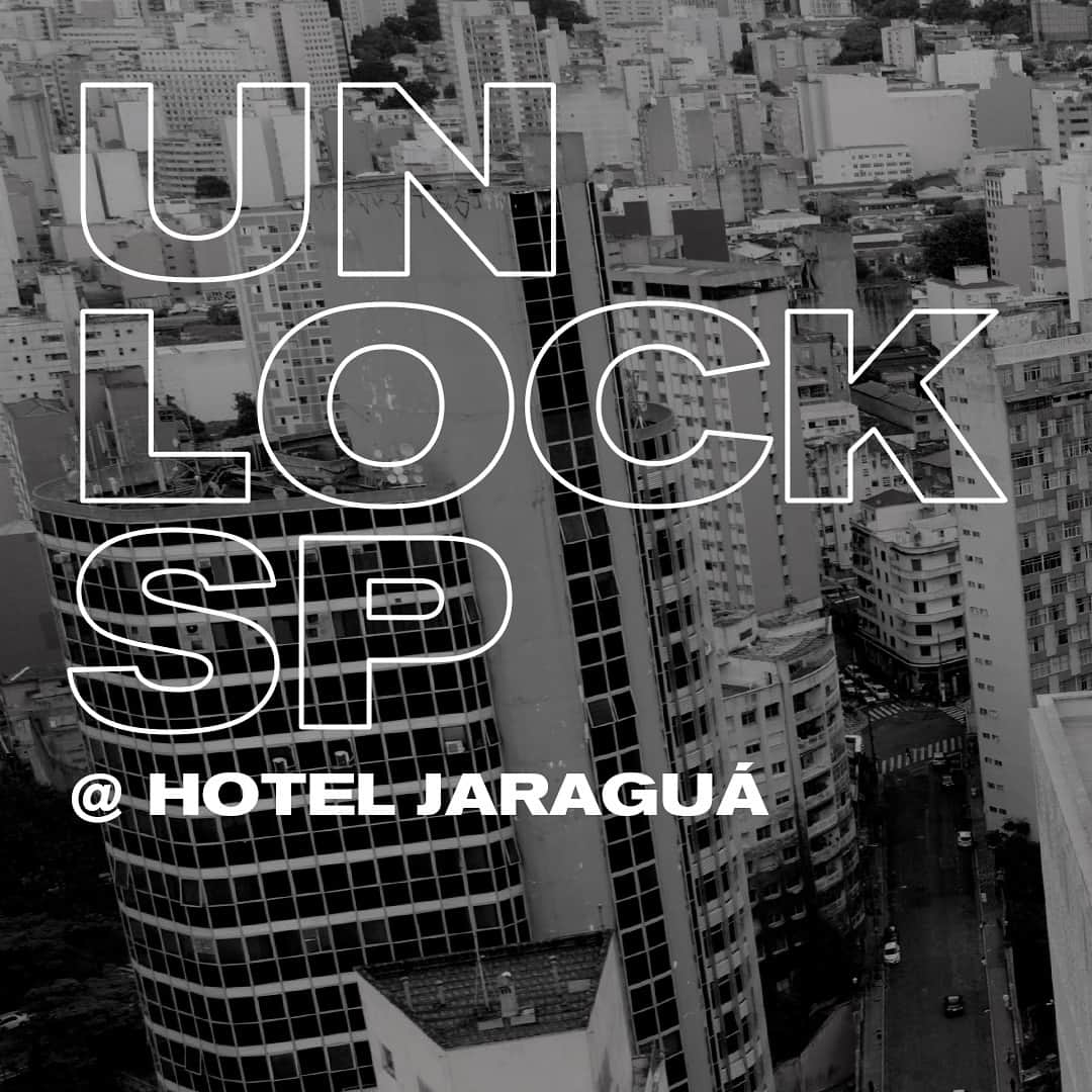 Schutzのインスタグラム：「UNLOCKING OUR NEW COLLECTION  Glam Rock • Metallic Gold A partir de amanhã, disponível em todas as lojas e online  #schutzfall #unlockyourcity」