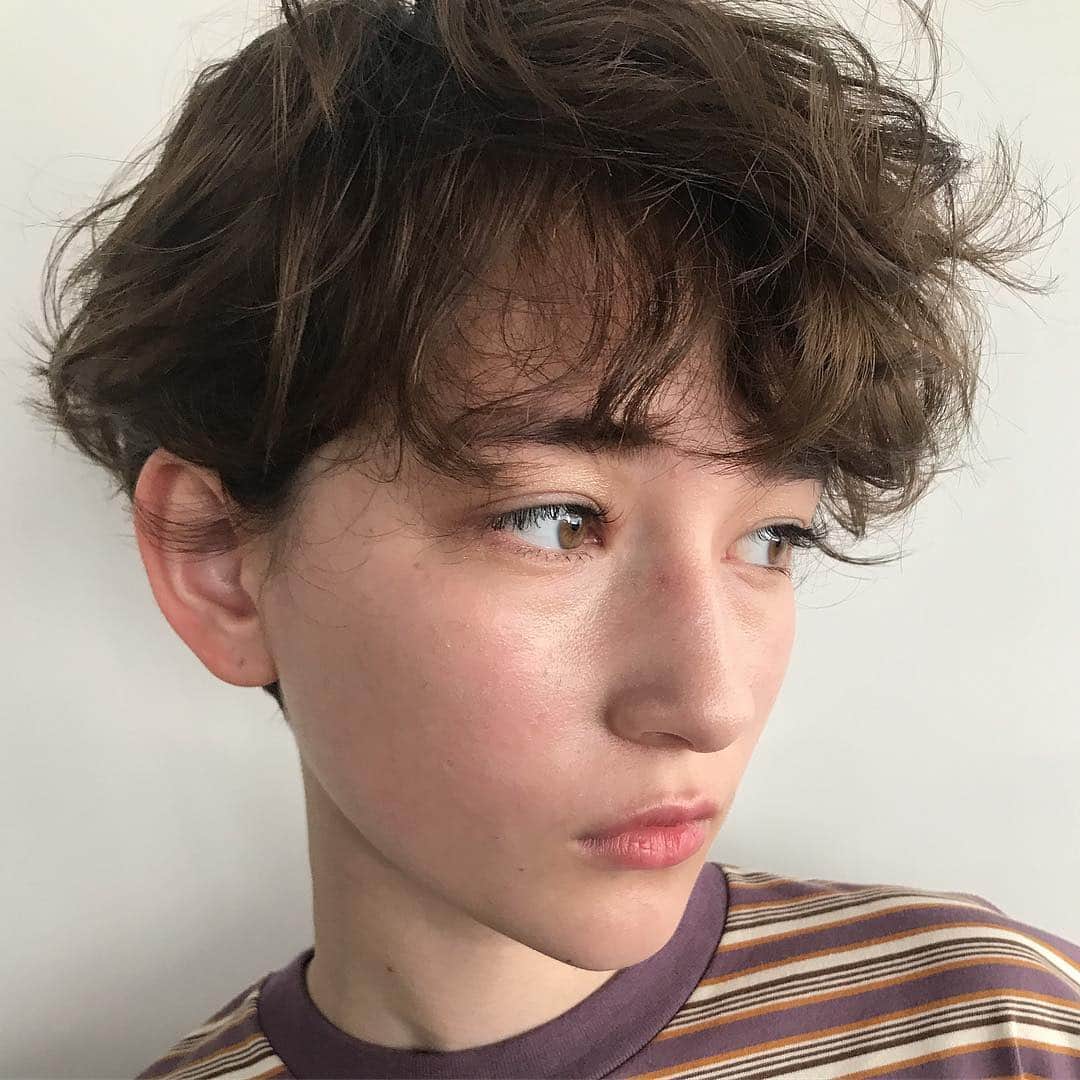 高橋忍さんのインスタグラム写真 - (高橋忍Instagram)「4/22(月)の nanuk essence は 宮崎県で開催します！  メンバー  @oka_nanuk  @nanuk__yunopis  @nanuk.hinako  @nanuk_takahashi.buri  nanukのサロンワーク、 撮影への取り組み方、 美容に対する想いなどを お伝えしたいと思います！  詳しくは  @nanukhair のストーリーハイライトで。  #nanukhair#nanukessence#shorthair#shortcut#hair #hairstyle#nanuktakahashi#cut#hairsalon#美容師#美容室#ナヌーク高橋#ショートヘア #ショートボブ #ショート #ショートカット#東京#渋谷#ヘアメイク#パーマヘア#パーマスタイル#ボーイッシュ#マスキュリン#イメージ#写真#髪#髪型」3月21日 8時14分 - nanuk_takahashi.buri