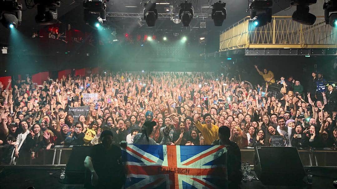 TABLO さんのインスタグラム写真 - (TABLO Instagram)「sleepless in #LONDON!!! Sold out show on a Wednesday night?? London is so alive!!! Thank u for loving us “A-holes” 😂😂😂 What an amazing finale to our European tour!!! #epikhigh2019tour」3月21日 8時14分 - blobyblo