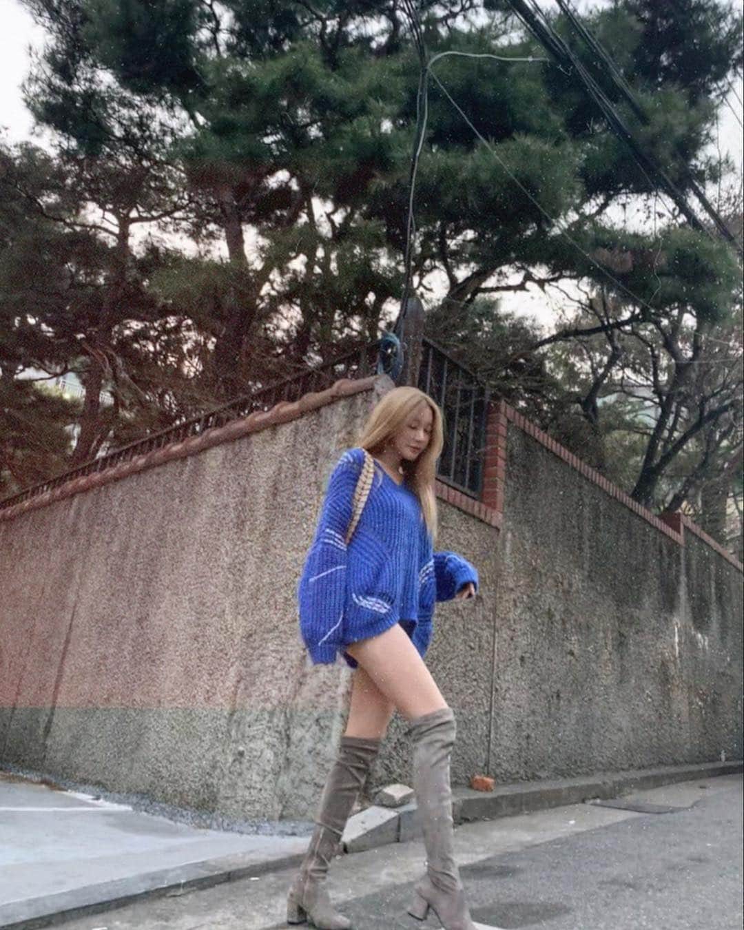 ハン・ジウンさんのインスタグラム写真 - (ハン・ジウンInstagram)「💙」3月21日 8時22分 - jieun_han