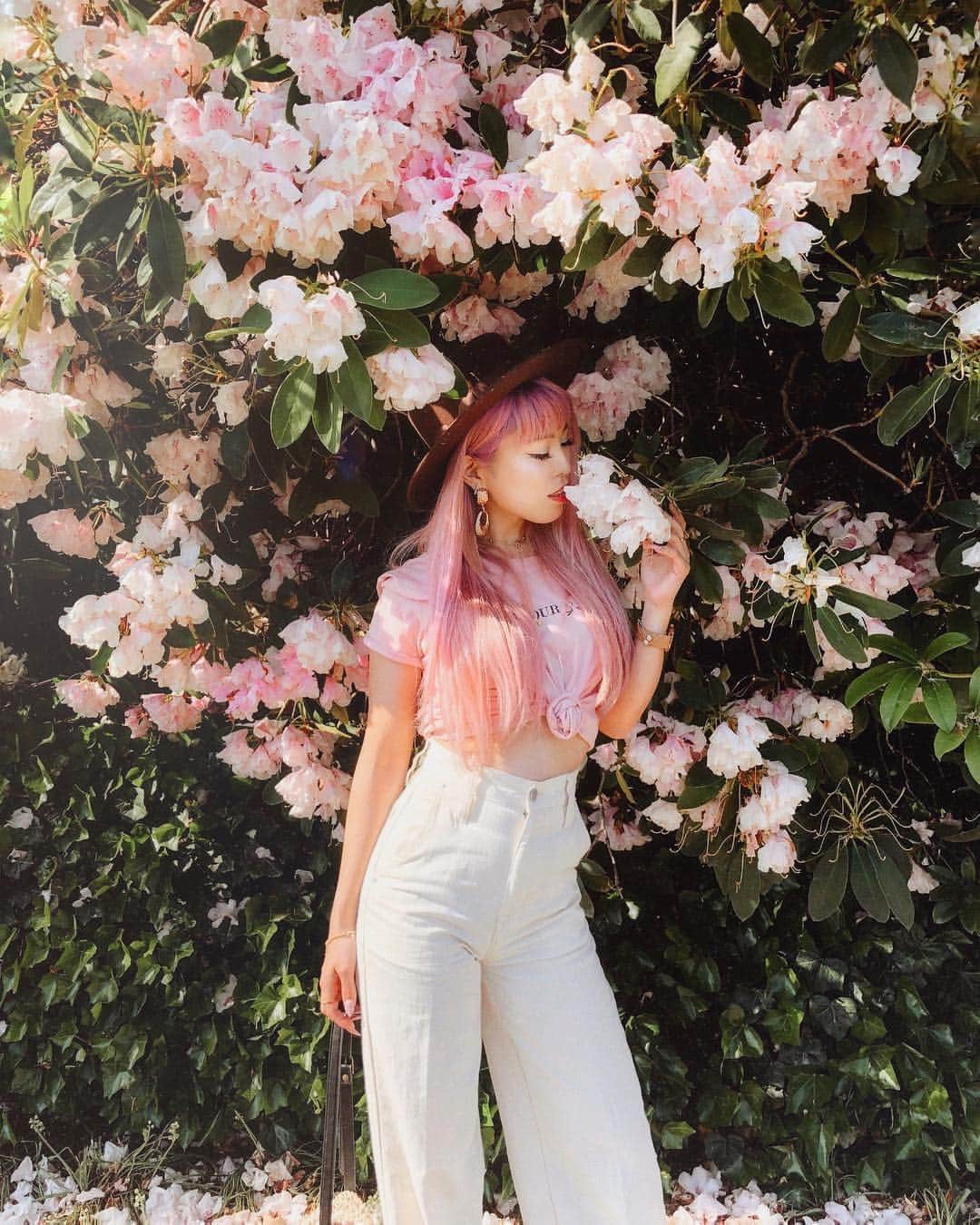 AikA♡ • 愛香 | JP Blogger • ブロガーさんのインスタグラム写真 - (AikA♡ • 愛香 | JP Blogger • ブロガーInstagram)「🌸 𝐇𝐀𝐏𝐏𝐘 𝐅𝐈𝐑𝐒𝐓 𝐃𝐀𝐘 𝐎𝐅 𝐒𝐏𝐑𝐈𝐍𝐆 🌸 𝒎𝒚 𝒃𝒆𝒍𝒐𝒗𝒆𝒅 𝒃𝒆𝒆𝒔 🐝🍯☘️ ===== #happyfirstdayofspring #pinkaesthetic #uoonyou #nakdfashion #pinkhair #lackofcolor #seattle」3月21日 8時44分 - aikaslovecloset