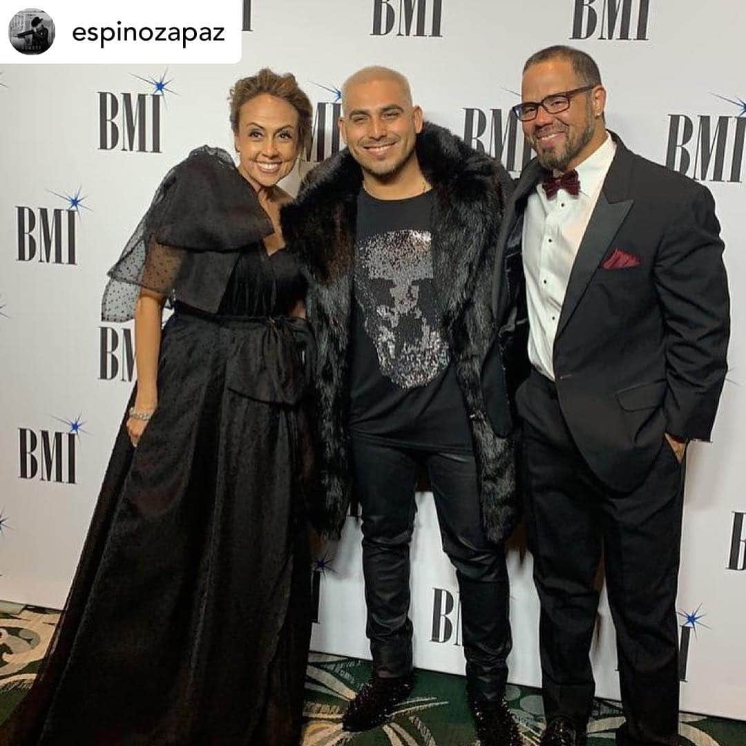 Broadcast Music, Inc.さんのインスタグラム写真 - (Broadcast Music, Inc.Instagram)「#BMILatinAwards 💙🎶🌟」3月21日 8時40分 - bmi