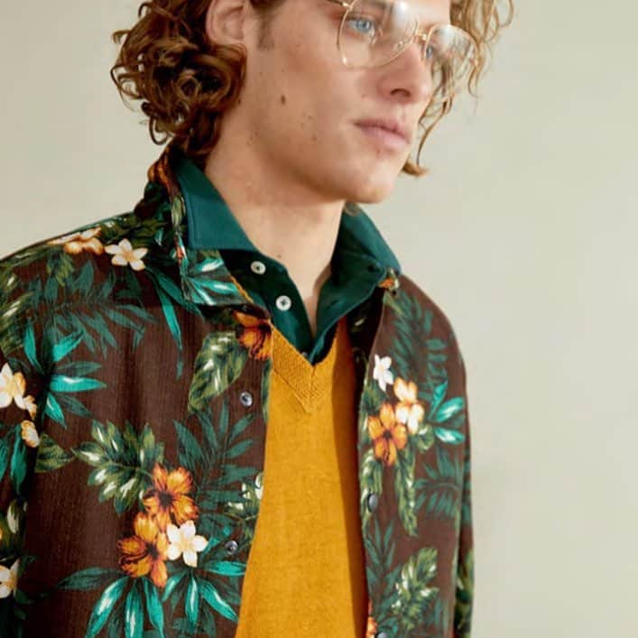 アルテアのインスタグラム：「SPRING-SS19 @alteamilano #menwear #spring #flowers #fashion #cool #knitwear #goodvibes」