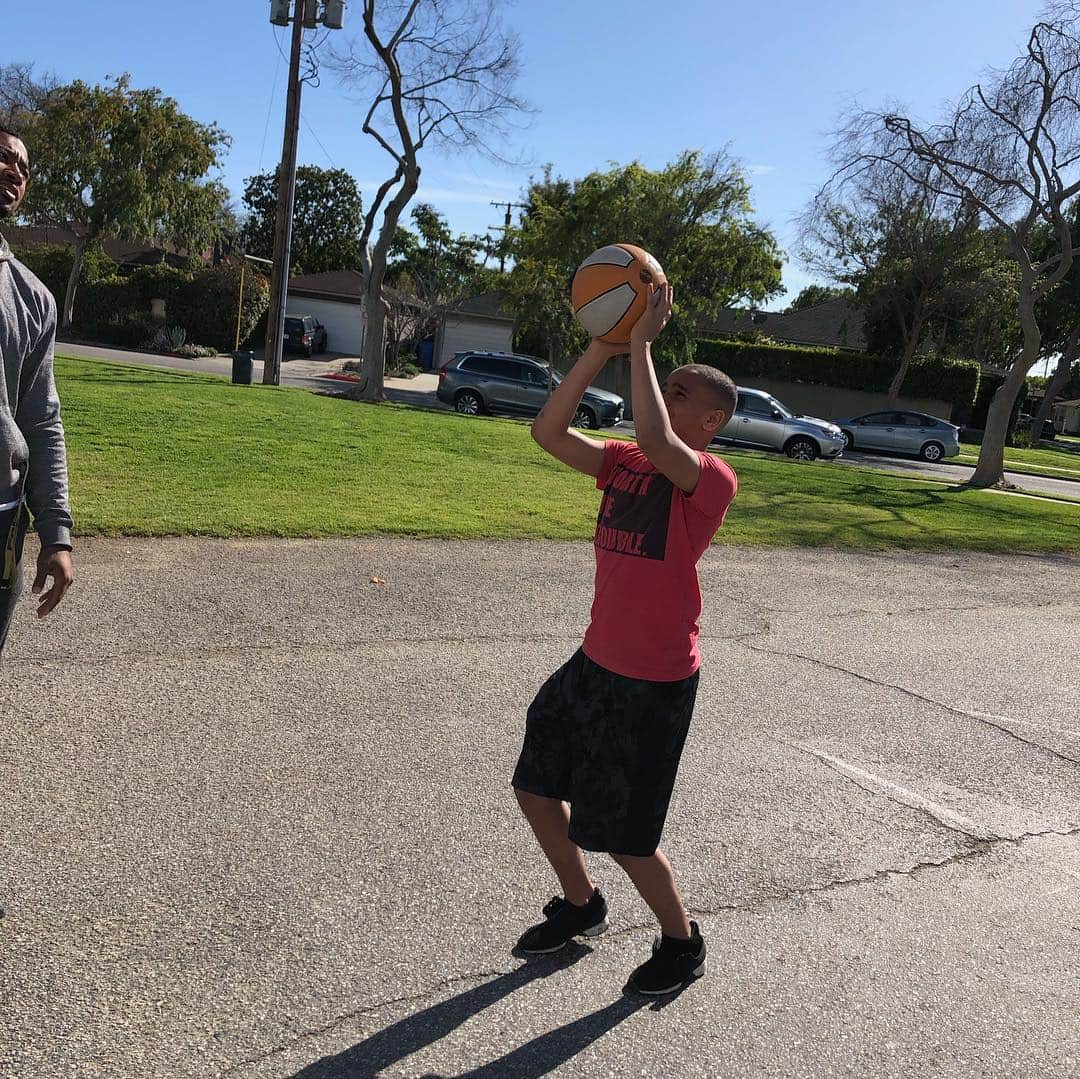 フェイス・エヴァンスさんのインスタグラム写真 - (フェイス・エヴァンスInstagram)「My #Ryder #active @5elevenhoops 🏀」3月21日 8時46分 - therealfaithevans